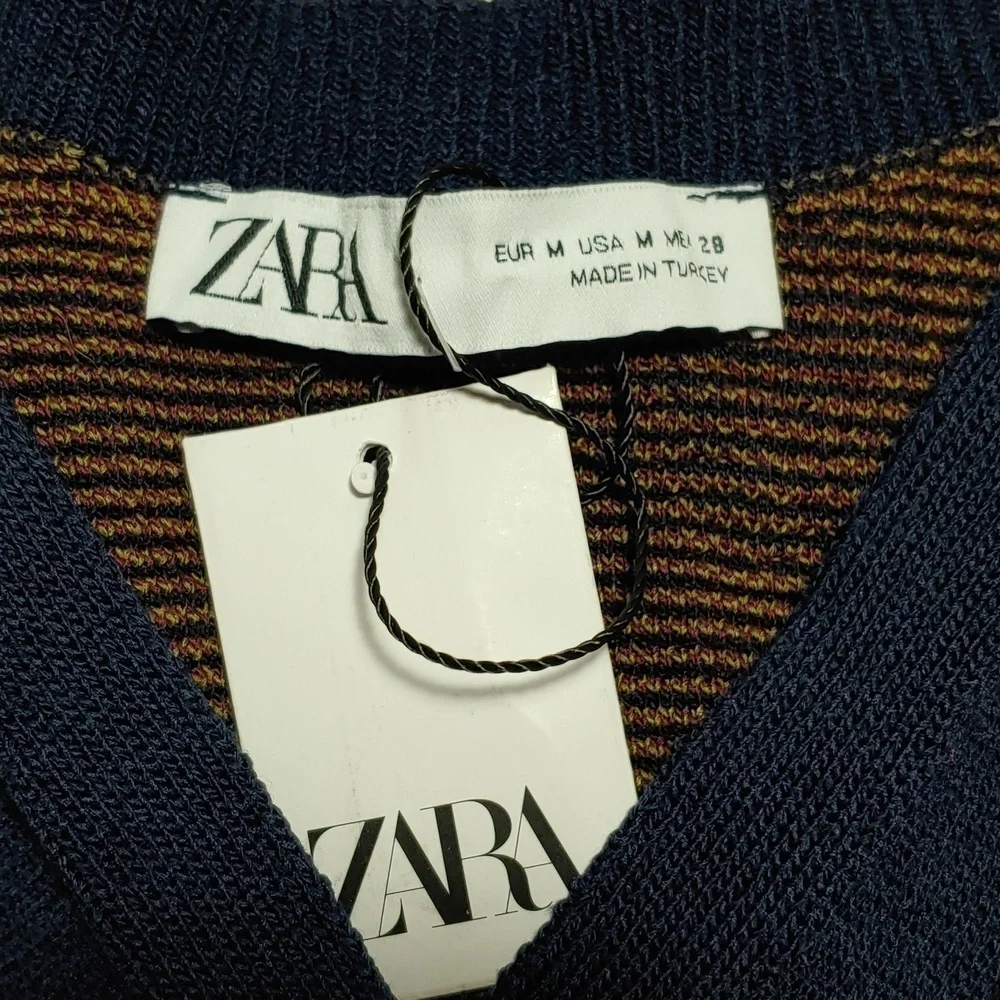 NWOT ZARA Jaquard navy floral  knit crop top - Picture 6 of 10